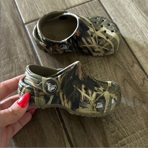 CROCS Kids Camouflage Moccasins